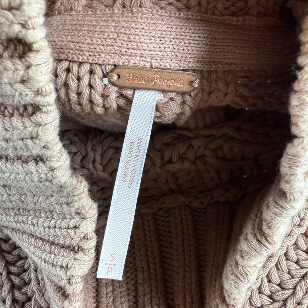 Free People Sweetheart Sweater in Sandcastle Chunky Knit Mockneck Size Small - Picture 10 of 13